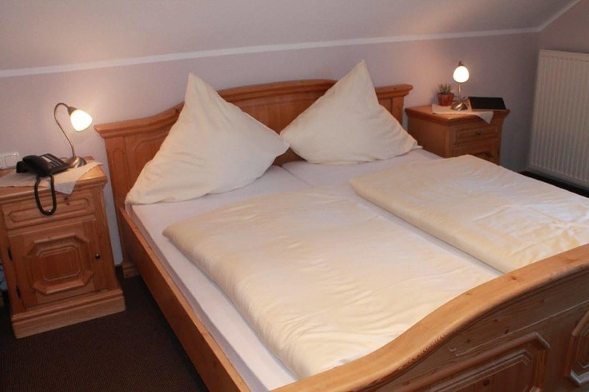 Landhaus Hotel Goeke Hövelhof Esterno foto